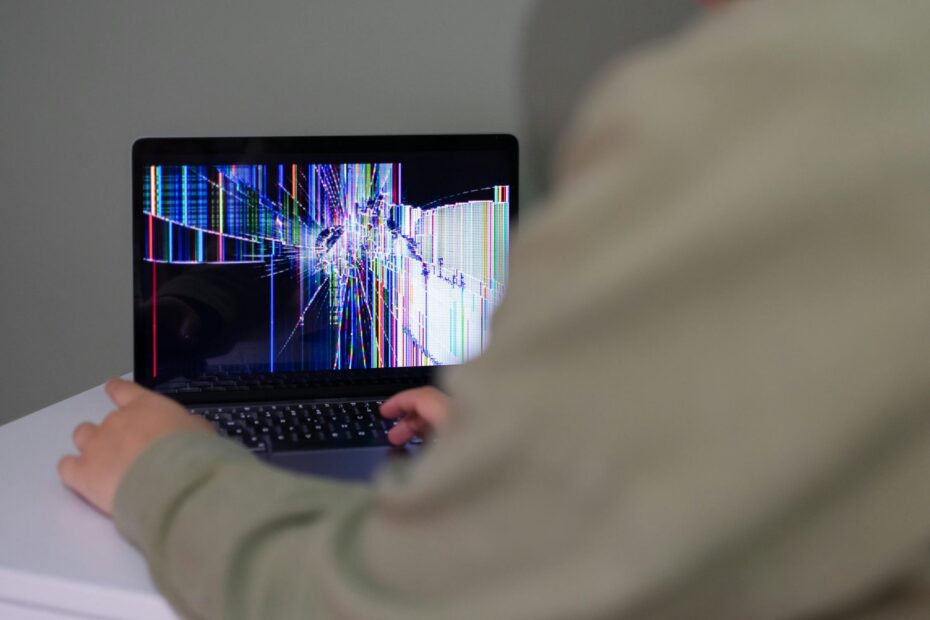 Επισκευή laptop από ζημιά νερού